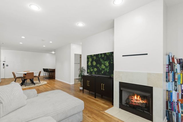 5300 N LINCOLN Avenue 4E, Chicago, IL 60625