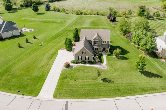 N64W28031 Hickory Hill DRIVE, Sussex, WI 53089