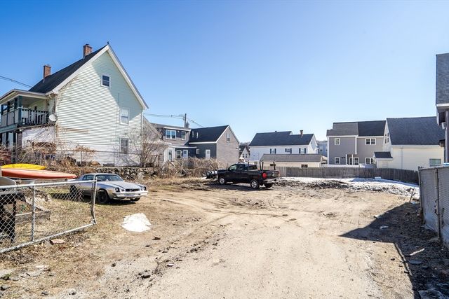 708-710 Central St, Lowell, MA 01852
