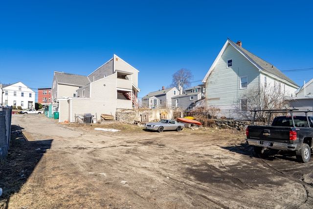 708-710 Central St, Lowell, MA 01852