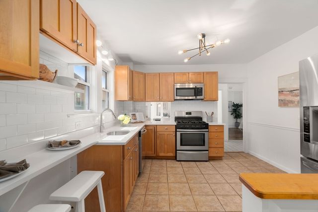 39 Bond St 39, Somerville, MA 02145