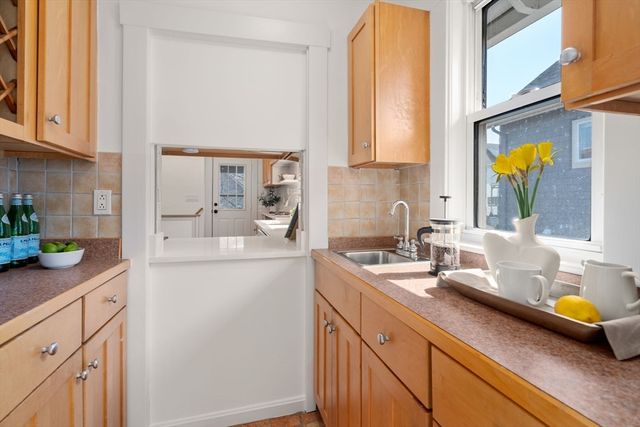 39 Bond St 39, Somerville, MA 02145