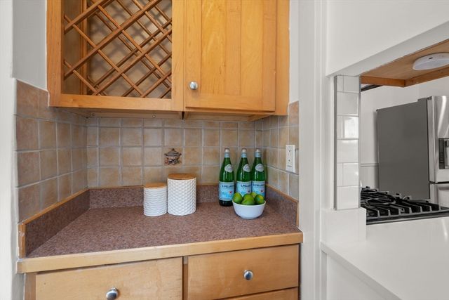 39 Bond St 39, Somerville, MA 02145