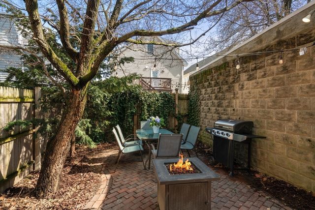 39 Bond St 39, Somerville, MA 02145