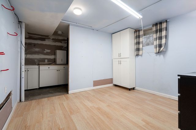 39 Bond St 39, Somerville, MA 02145