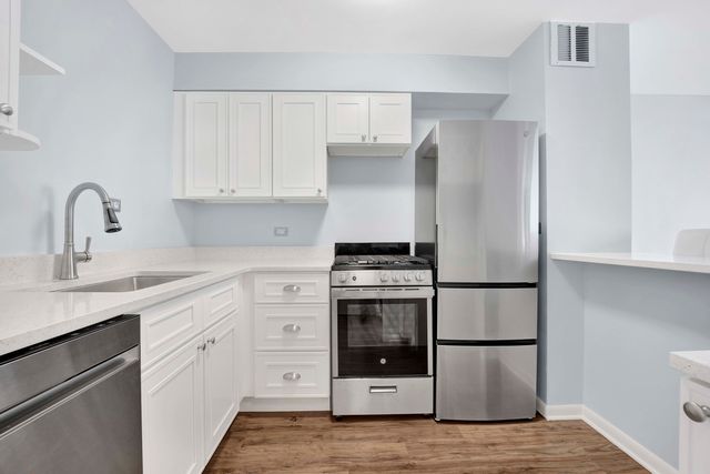 2800 N Lake Shore Drive 1213, Chicago, IL 60657