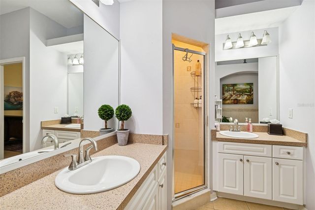 5816 MOHR LOOP, Tampa, FL 33615