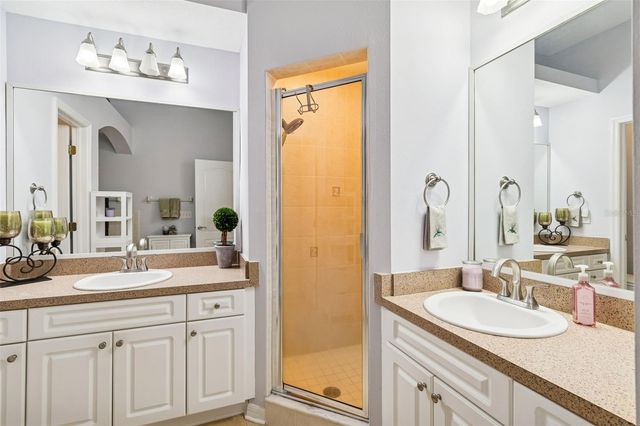 5816 MOHR LOOP, Tampa, FL 33615