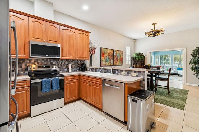 5816 MOHR LOOP, Tampa, FL 33615