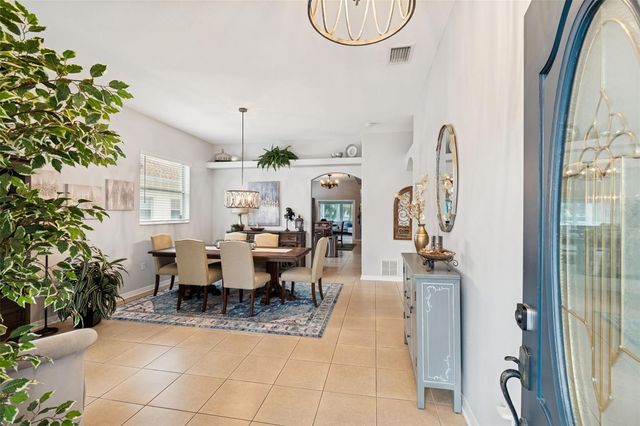 5816 MOHR LOOP, Tampa, FL 33615