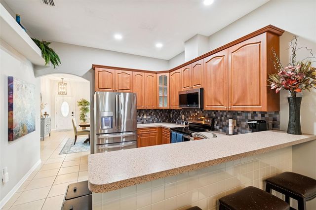 5816 MOHR LOOP, Tampa, FL 33615