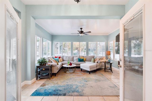 5816 MOHR LOOP, Tampa, FL 33615