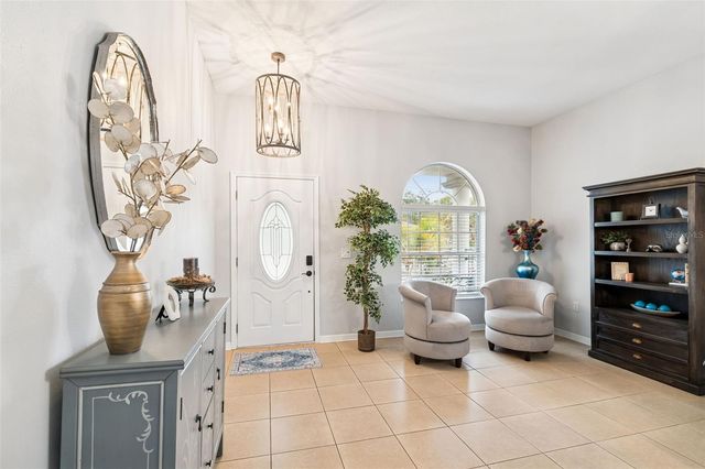 5816 MOHR LOOP, Tampa, FL 33615