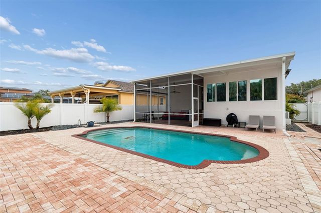 5816 MOHR LOOP, Tampa, FL 33615