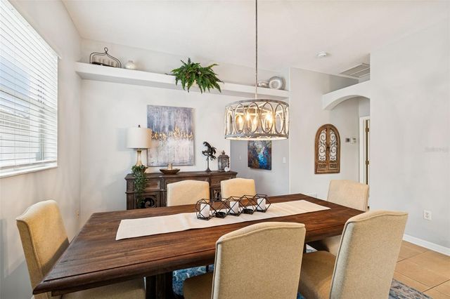 5816 MOHR LOOP, Tampa, FL 33615