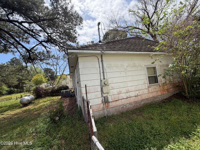 303 Sycamore Drive, Beaufort, NC 28516