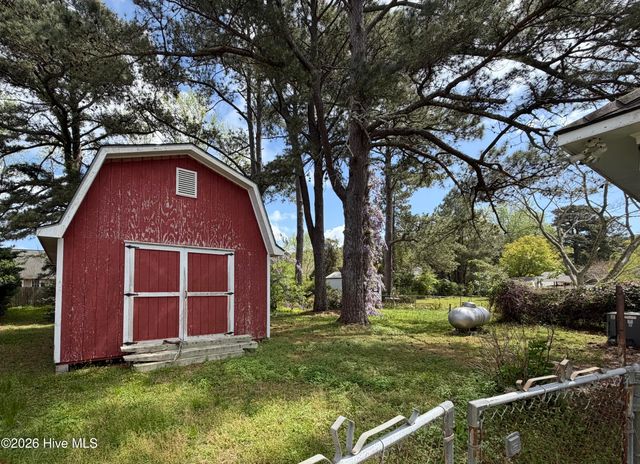 303 Sycamore Drive, Beaufort, NC 28516