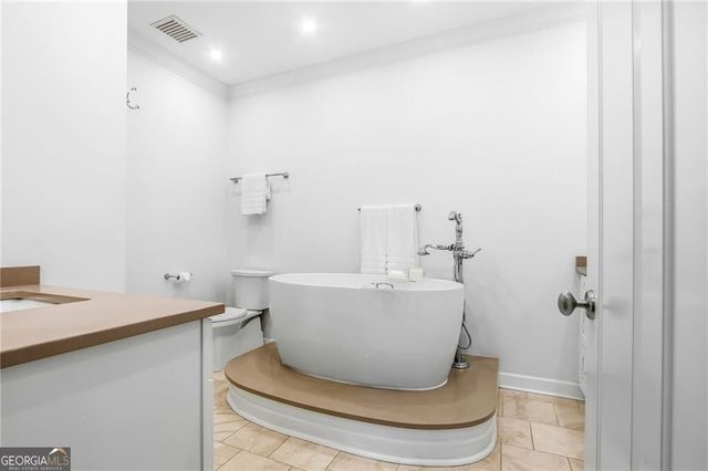 77 Peachtree Place NE 201, Atlanta, GA 30309