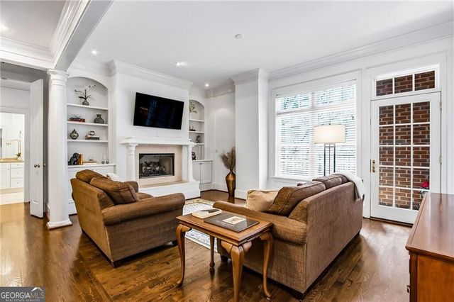 77 Peachtree Place NE 201, Atlanta, GA 30309