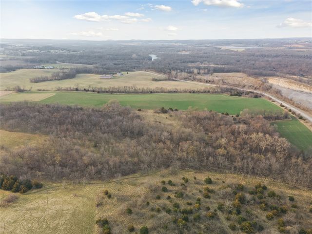 Indian Boundary Road, Center Point, IA 52213