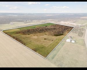 Indian Boundary Road, Center Point, IA 52213