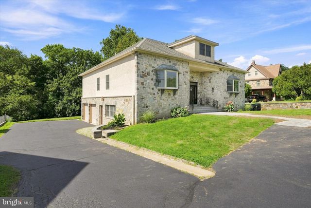744 NAAMANS RD, Claymont, DE 19703
