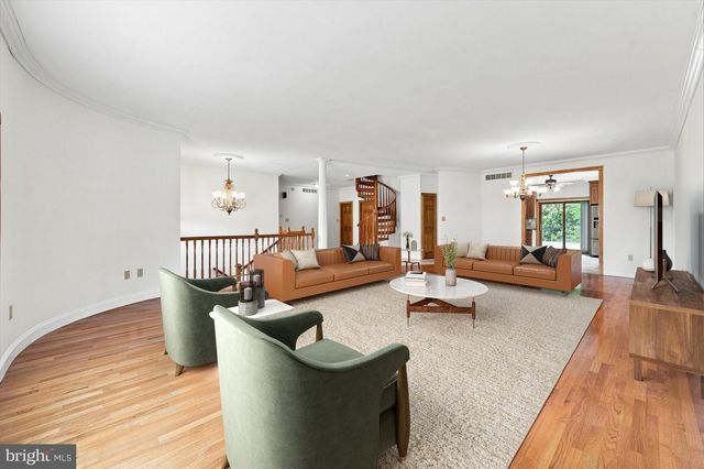 744 NAAMANS RD, Claymont, DE 19703