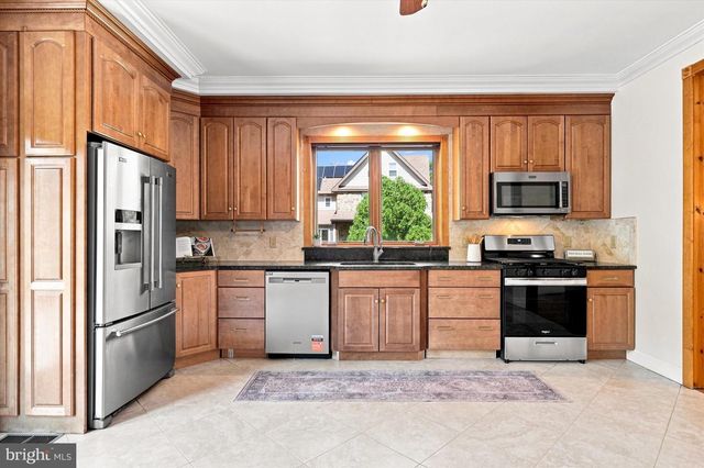 744 NAAMANS RD, Claymont, DE 19703
