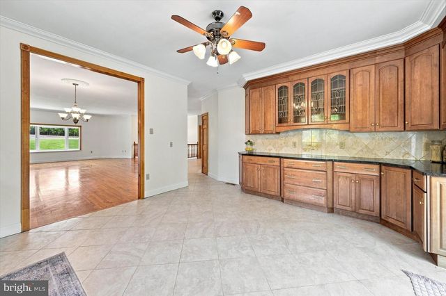 744 NAAMANS RD, Claymont, DE 19703