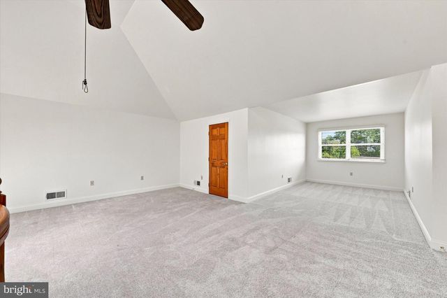 744 NAAMANS RD, Claymont, DE 19703