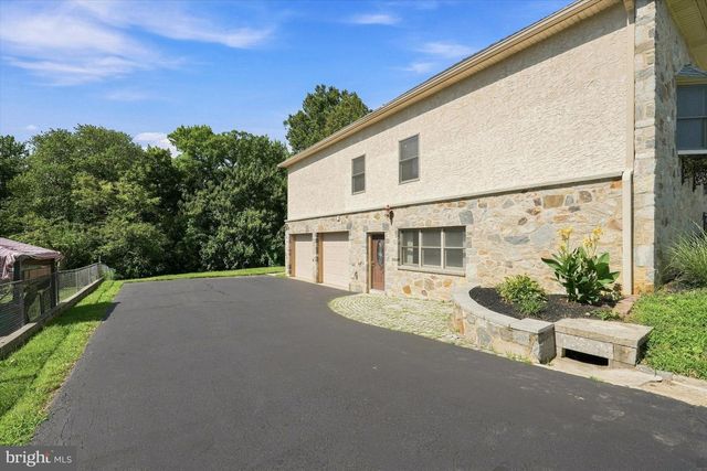 744 NAAMANS RD, Claymont, DE 19703