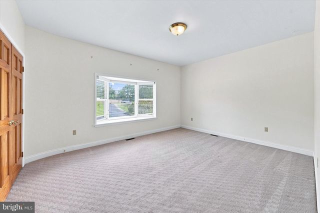 744 NAAMANS RD, Claymont, DE 19703
