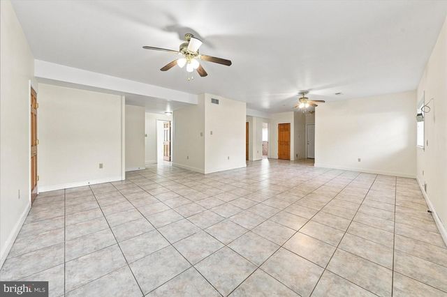 744 NAAMANS RD, Claymont, DE 19703