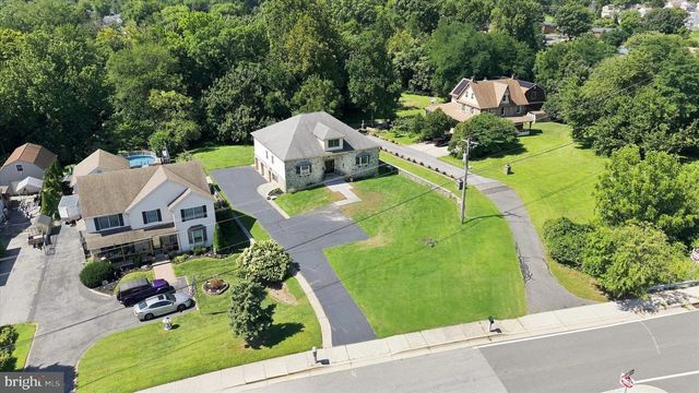 744 NAAMANS RD, Claymont, DE 19703
