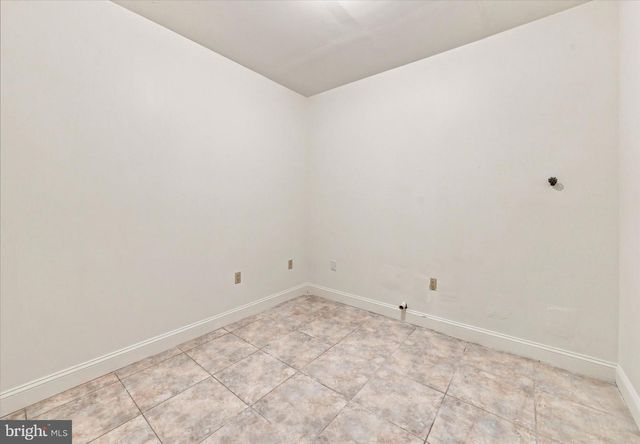 744 NAAMANS RD, Claymont, DE 19703
