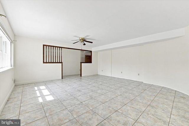 744 NAAMANS RD, Claymont, DE 19703