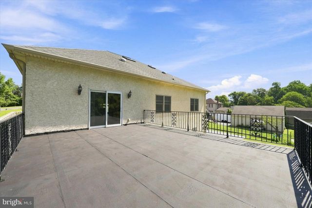 744 NAAMANS RD, Claymont, DE 19703