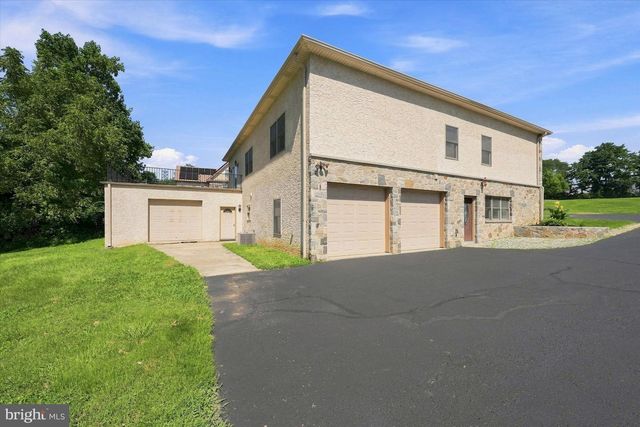 744 NAAMANS RD, Claymont, DE 19703