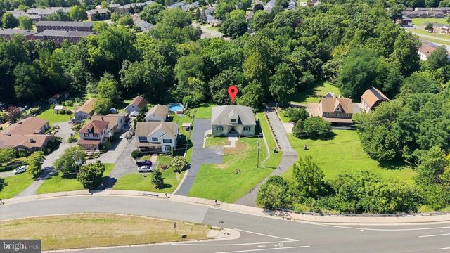 744 NAAMANS RD, Claymont, DE 19703