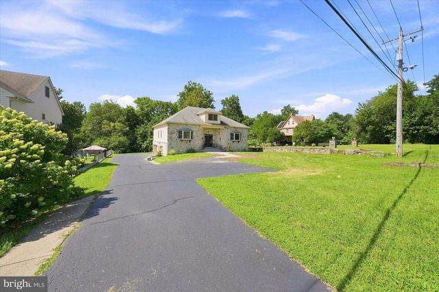 744 NAAMANS RD, Claymont, DE 19703
