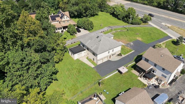 744 NAAMANS RD, Claymont, DE 19703