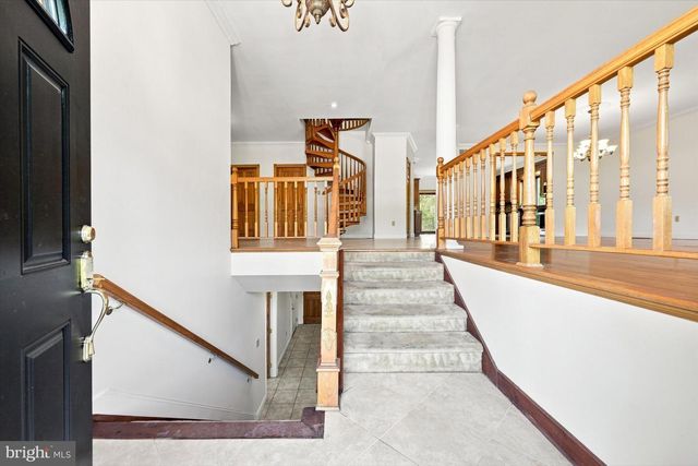 744 NAAMANS RD, Claymont, DE 19703