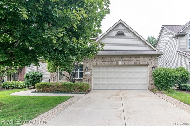 5808 Windstar Circle, Waterford, MI 48327