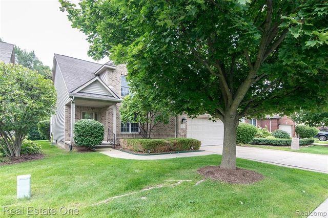 5808 Windstar Circle, Waterford, MI 48327