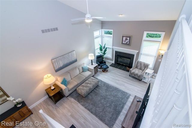 5808 Windstar Circle, Waterford, MI 48327
