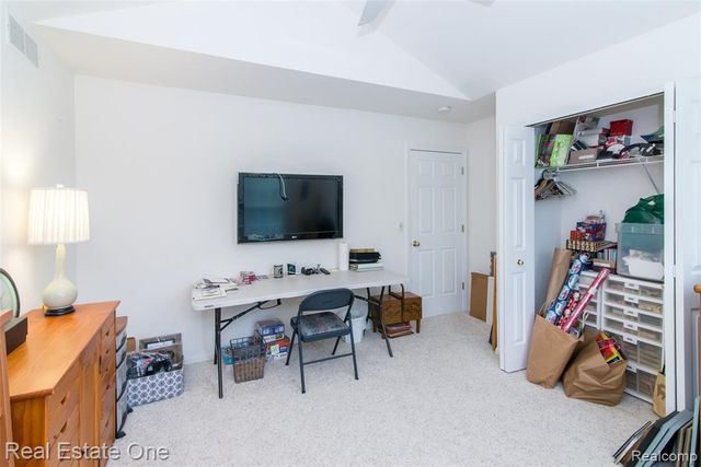 5808 Windstar Circle, Waterford, MI 48327