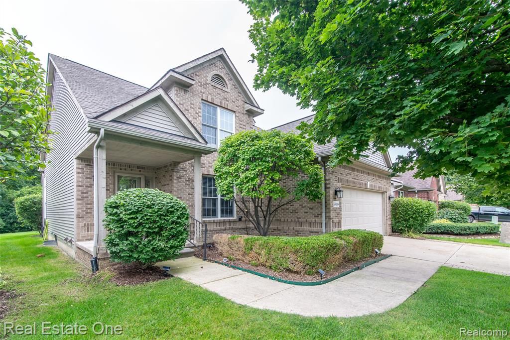 5808 Windstar Circle, Waterford, MI 48327