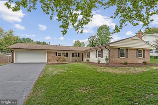 12806 MIDDLETON LN, Fairfax, VA 22033