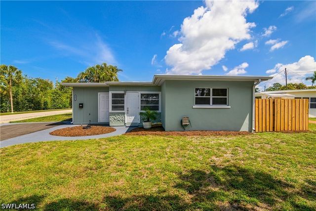 1015 10th AVE N 1011, Naples, FL 34102