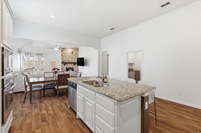 215 Equestrian Road, Hickory Creek, TX 75065